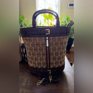 EUC Michael Kors KINGSBURY Medium Tote Monogram Jacquard /leather(RETIRED STYLE)